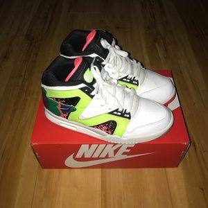 Nike Air Tech Challenge Hyrbid