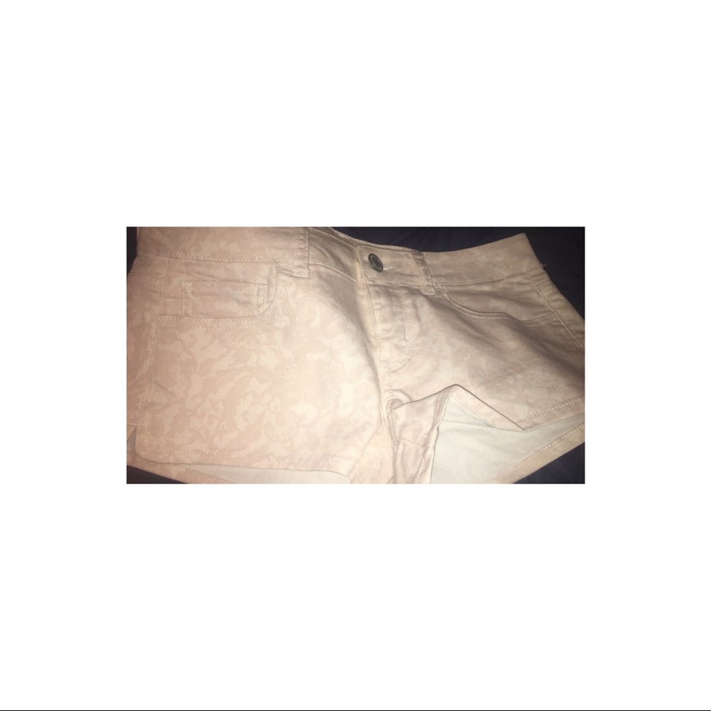American eagle size 8 shorts.