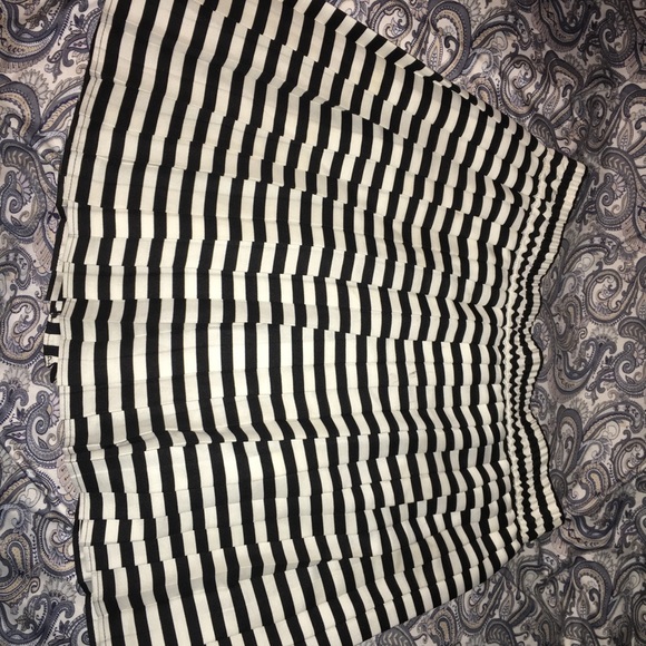 BCBG Pleated Skirt - Picture 3 of 3