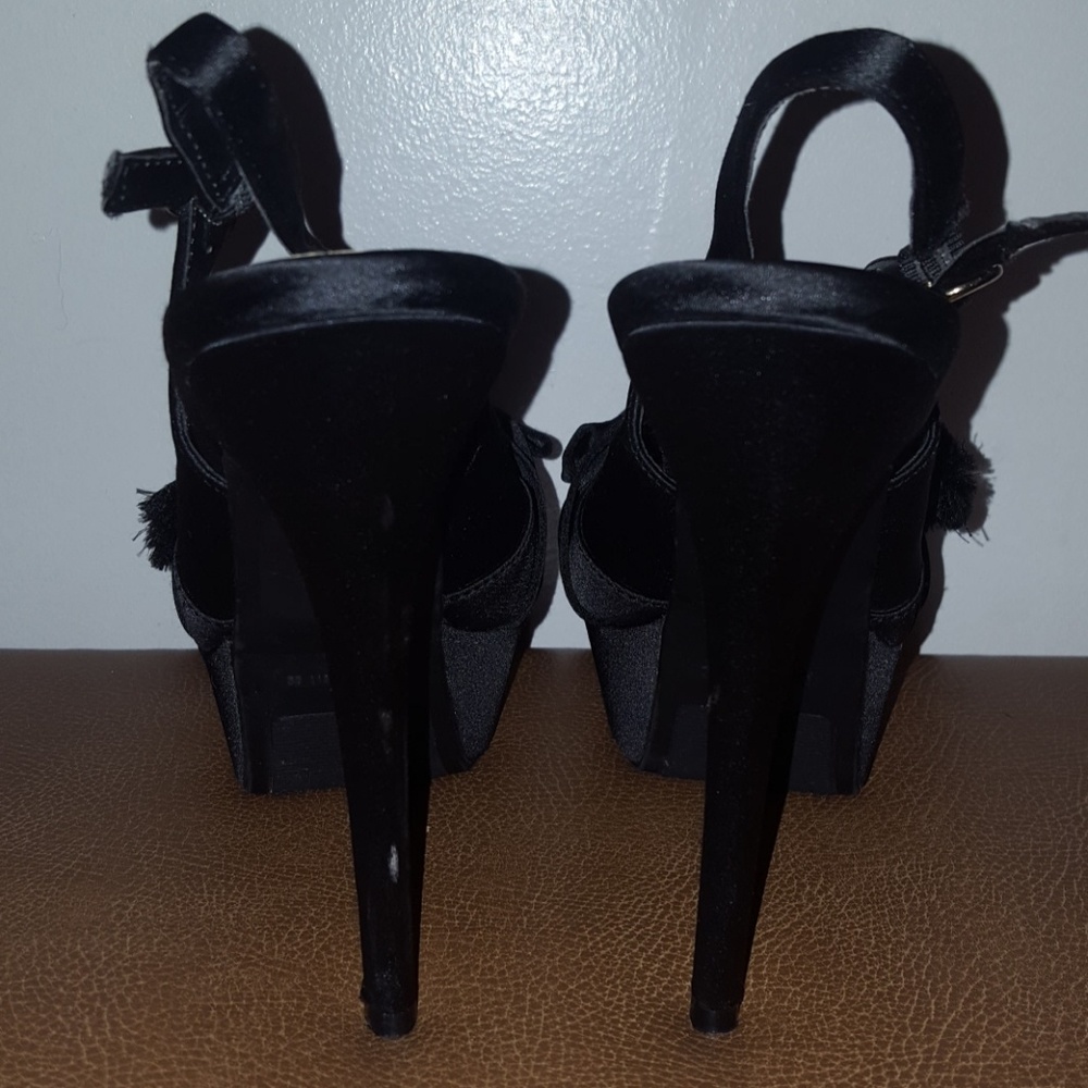 Shoes - Picture 3 of 4