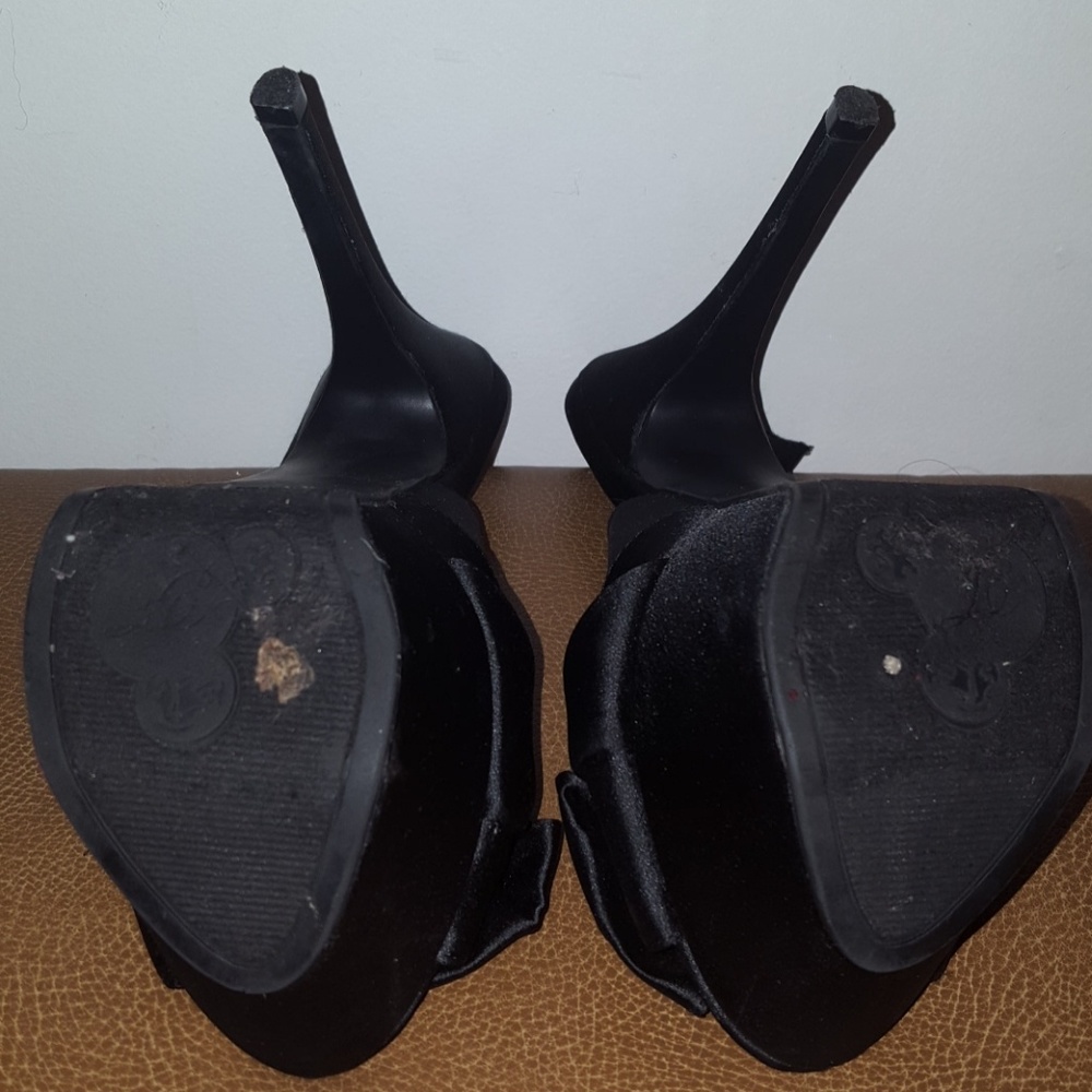 Shoes - Picture 4 of 4
