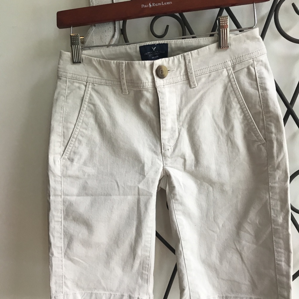 Abercrombie Bermuda size 00 stretch tan shorts