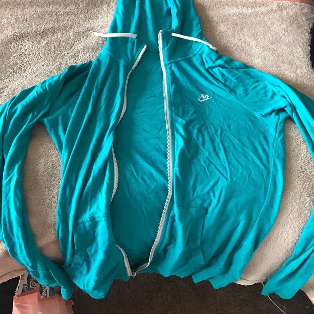 Lightweight Nike sweatshirt