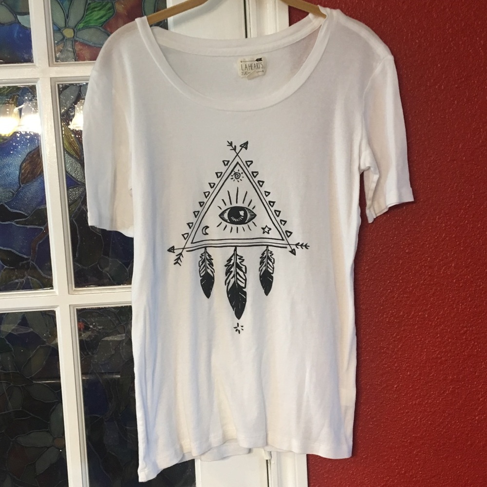 la hearts graphic tee