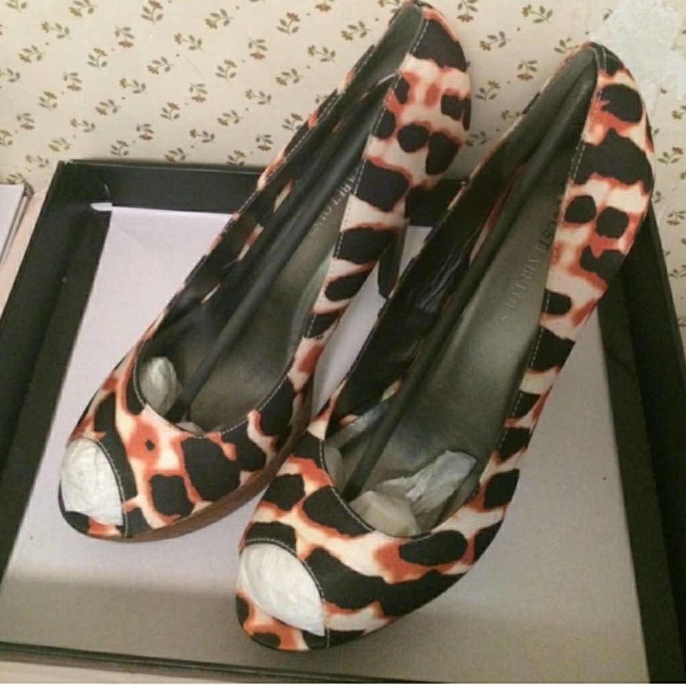 Brown/orange heels
