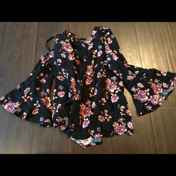 Forever 21 Tops - Brand new forever 21 top with bell sleeves