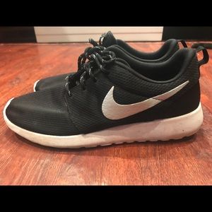 nike roshes