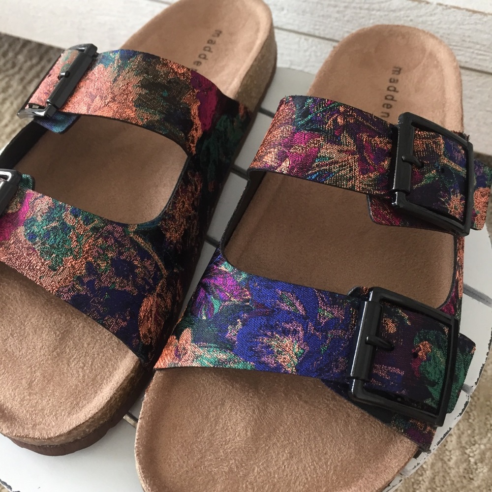 💕ONE LEFT💕 Steve Madden Floral Printed Sandals - Picture 3 of 5