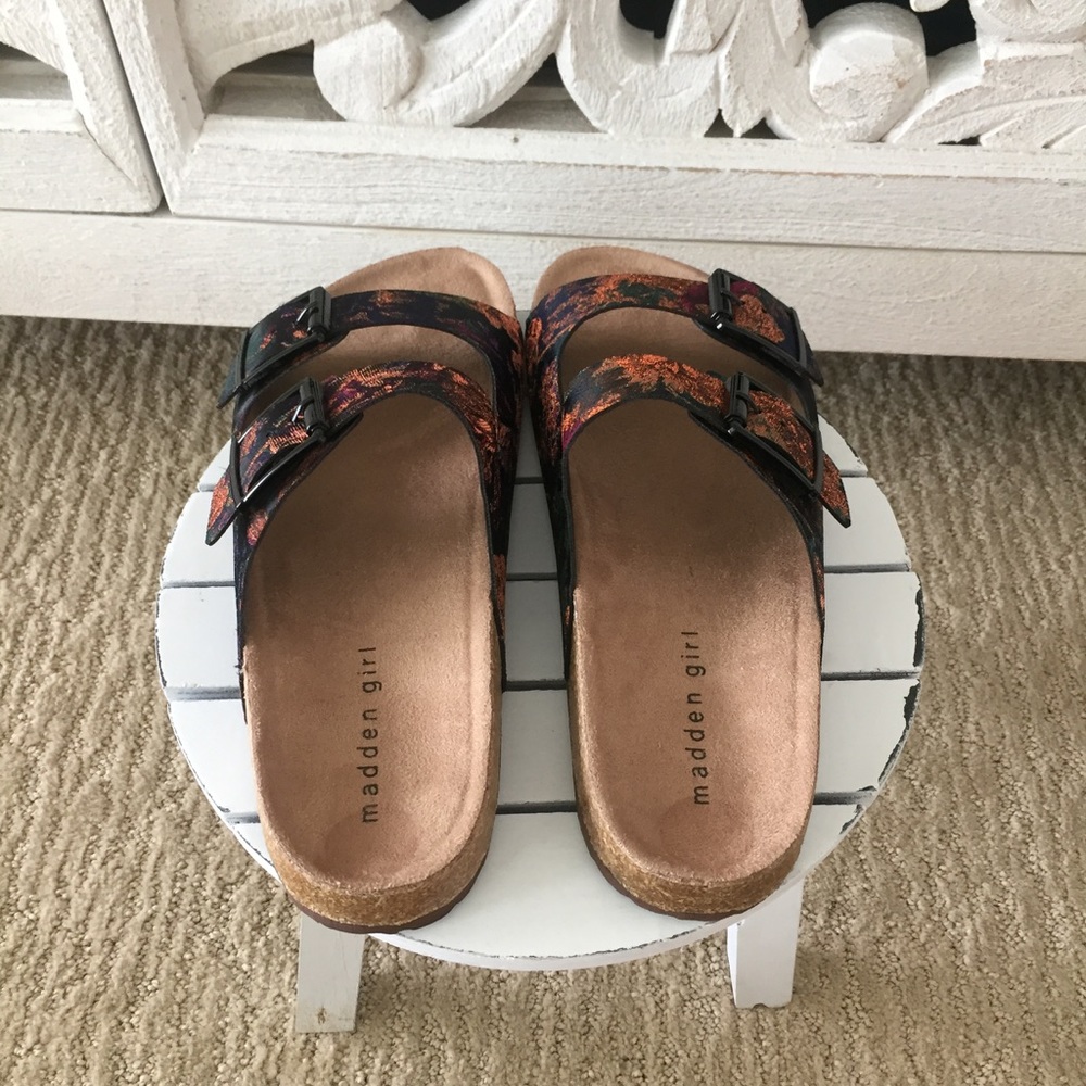 💕ONE LEFT💕 Steve Madden Floral Printed Sandals - Picture 5 of 5