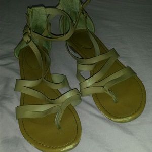 Sandles
