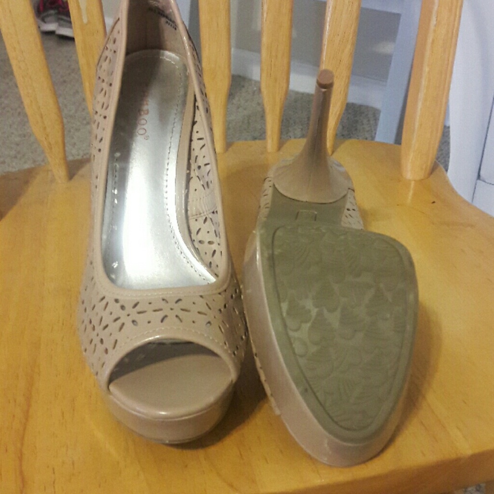 Light brown heels