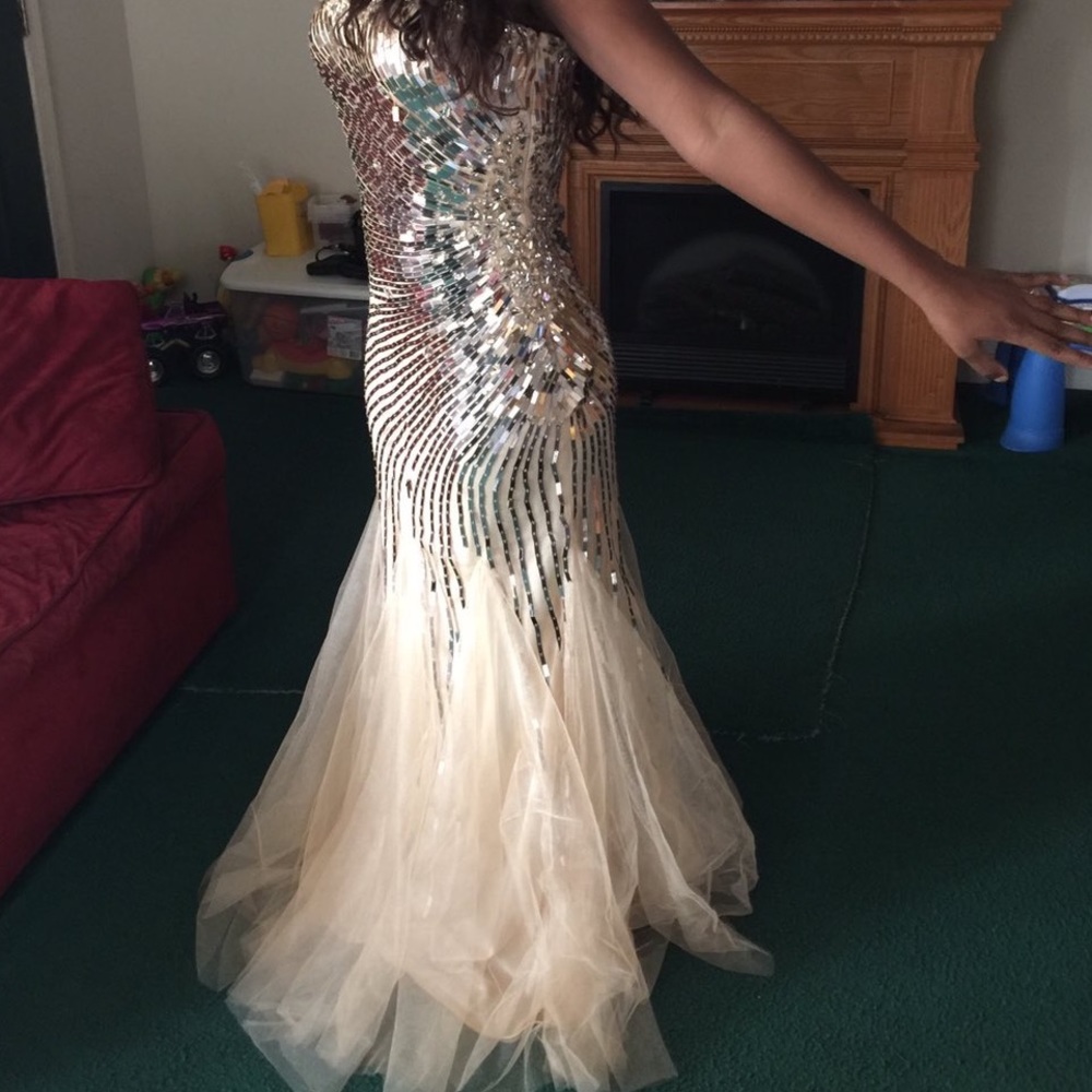 Strapless gold sequin & jeweled tulle prom dress ✨