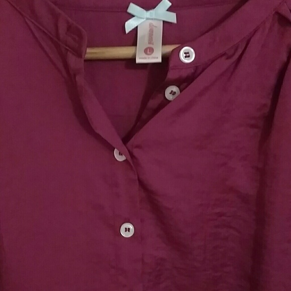 Maroon button down blouse - Picture 3 of 5