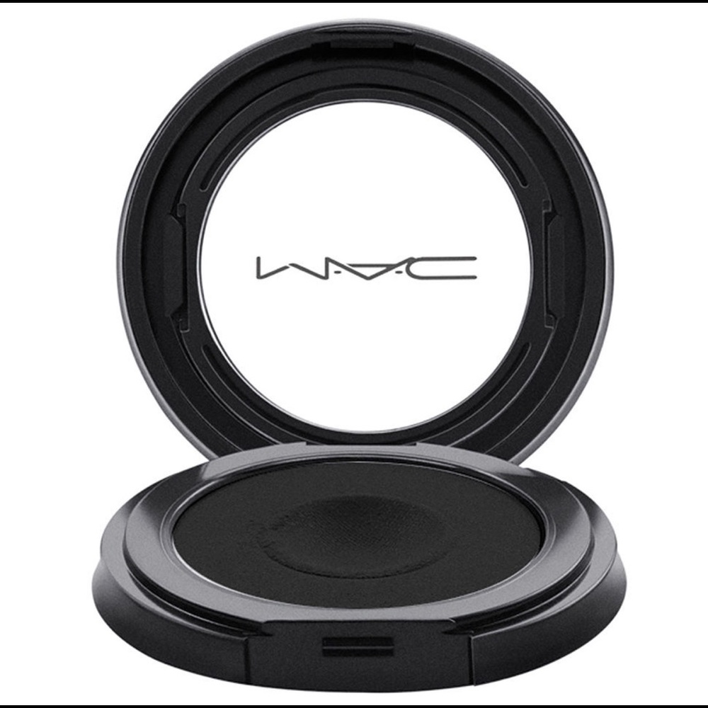 MAC Beg For It Into the Well Eyeshadow