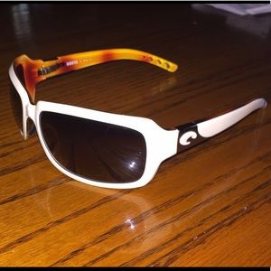 Women's Isabela Costa's