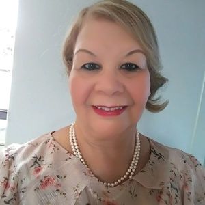 Meet your Posher, Adelaida