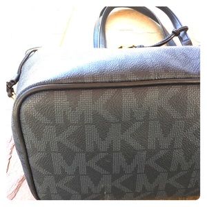 Michael Kors Jet Set Tote