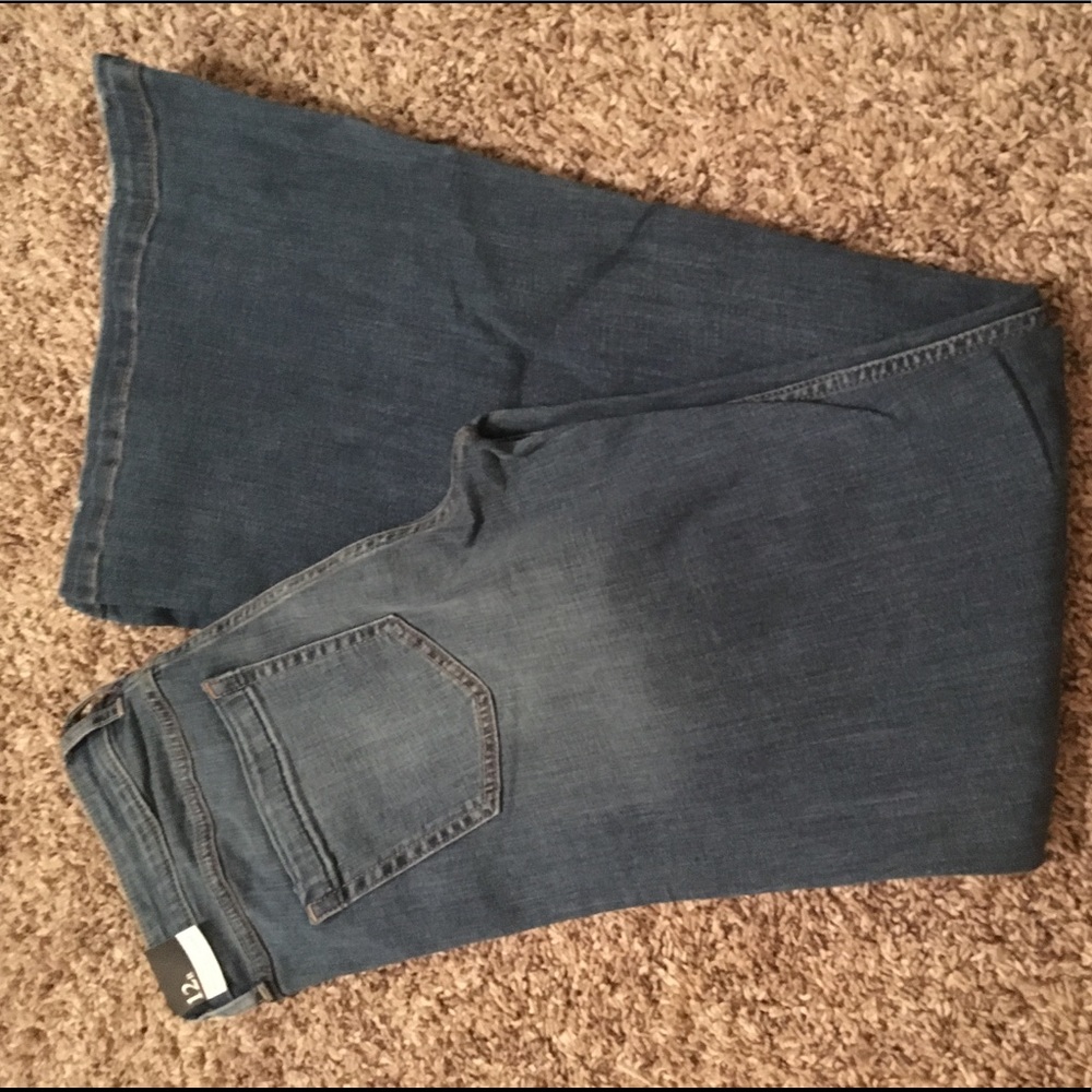 A&F Wide Leg Flare High Rise size 12R