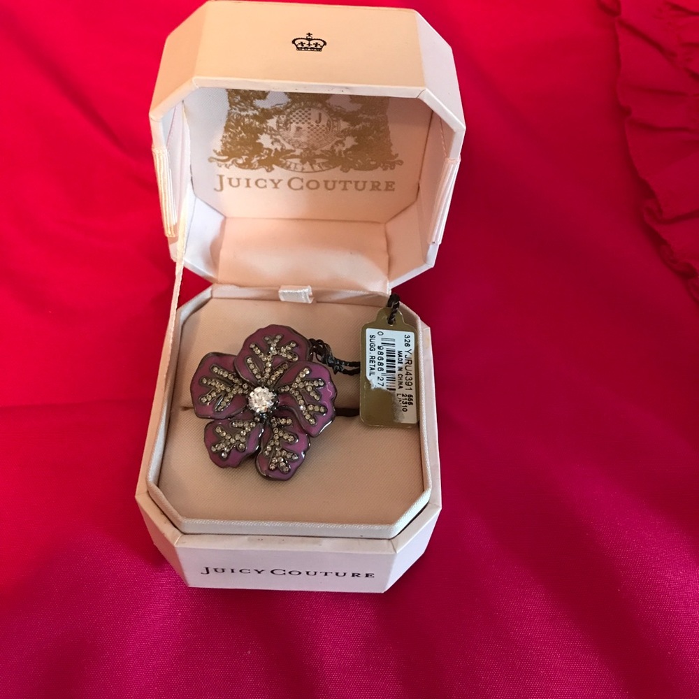 Trendy Juicy Couture ring🌸