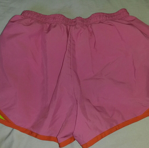 Shorts - Picture 3 of 3