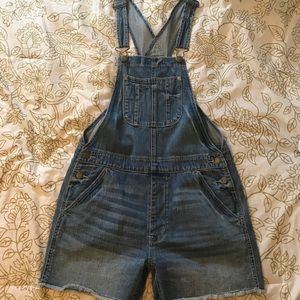 American Eagle Overall shorts