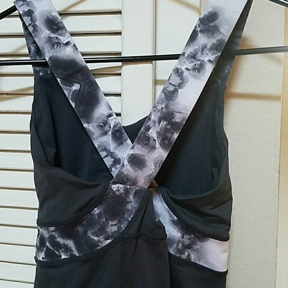 Lululemon cross back top