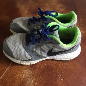 Boys Nike Tennis Shoes