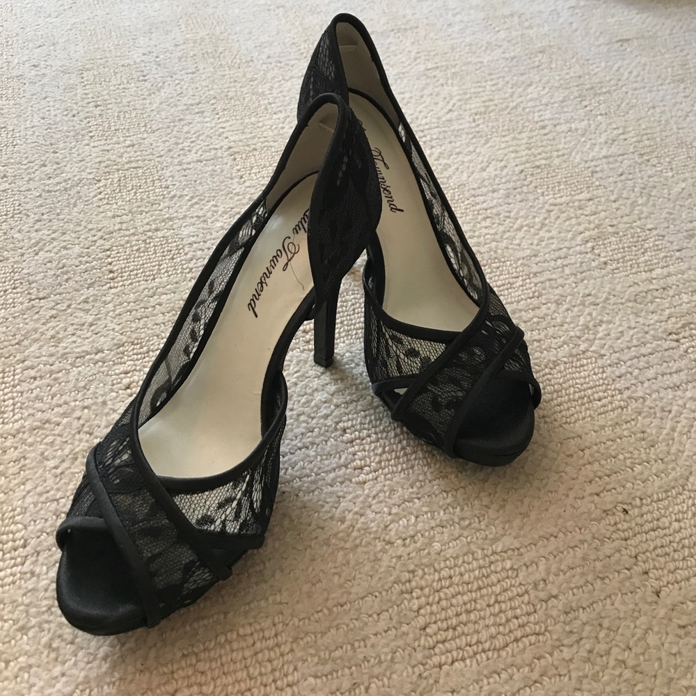 Lace Pumps