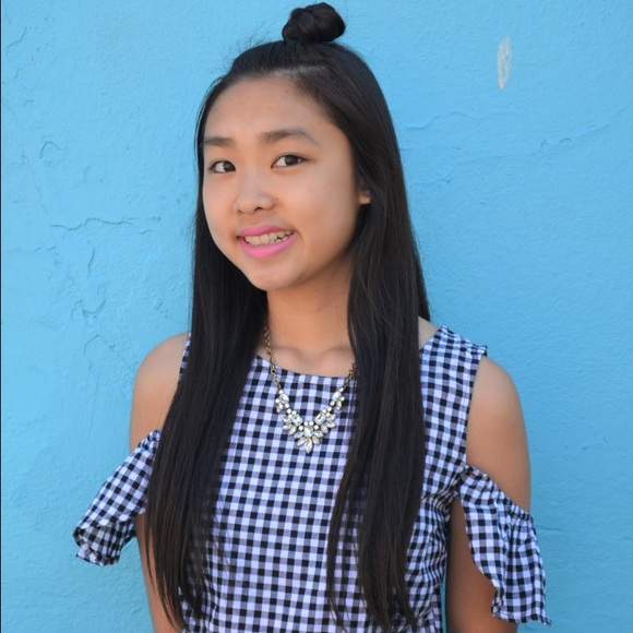 Meet your Posher, Danielle - Picture 1 of 1