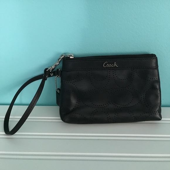 Coach Handbags - COACH leather wristlet