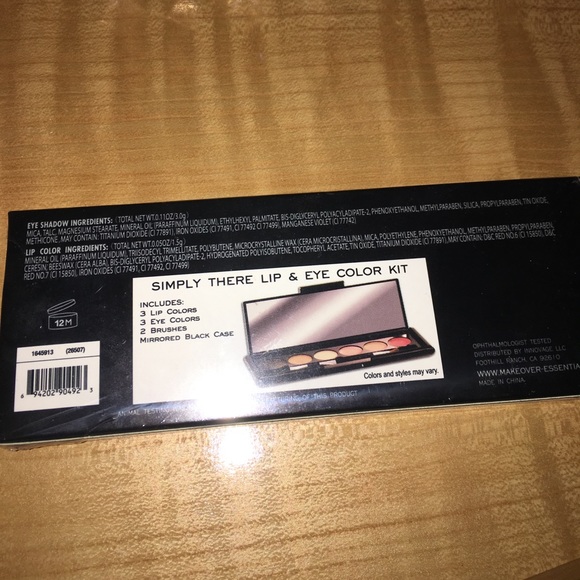 Make up essentials lip and Eye color kit - Picture 2 of 2