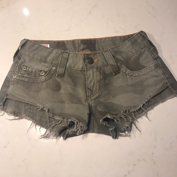True Religion camo shorts - Picture 1 of 3