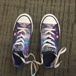 Galaxy Converse Fits size 6