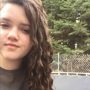 Meet your Posher, Holly