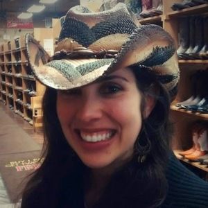 Meet your Posher, Flavia