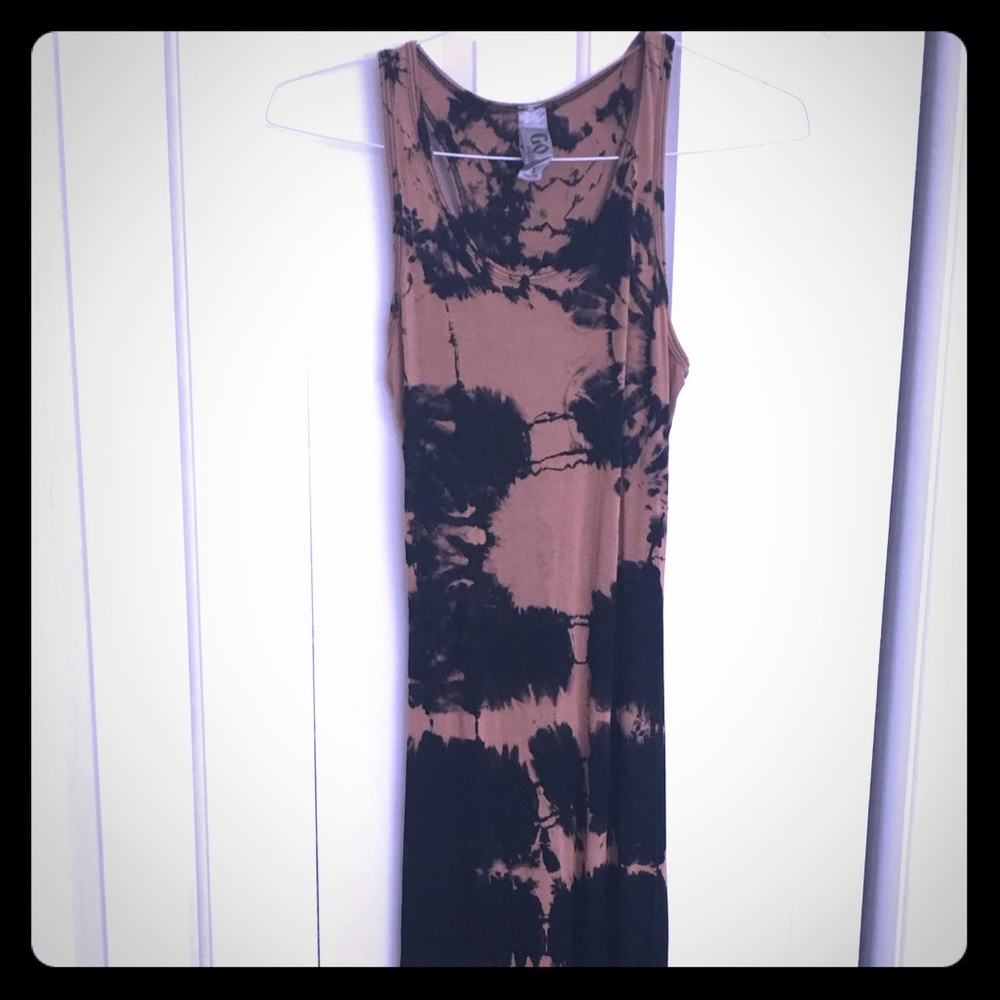 Go Couture black and tan maxi dress.  Size small.