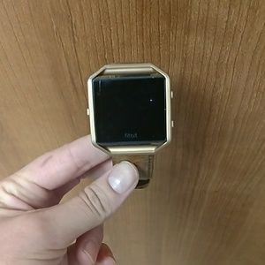 Fitbit blaze AVAILABLE 5 MORE HOURS!