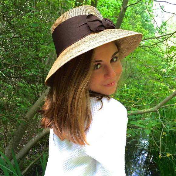 Meet your Posher, Cassandra - Picture 1 of 1