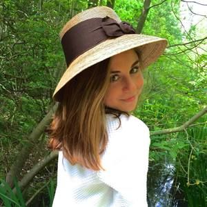 Meet your Posher, Cassandra