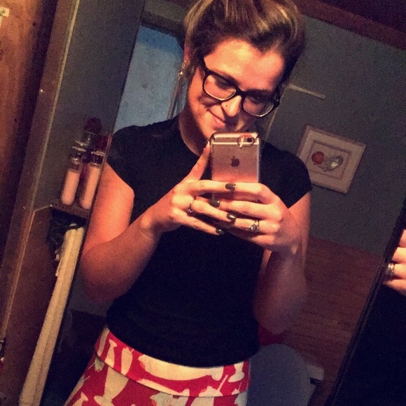 Meet your Posher, Andrea - Picture 2 of 5