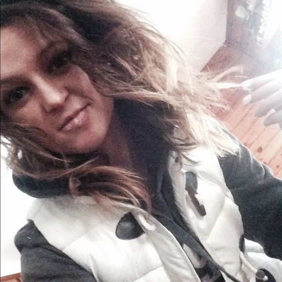 Meet your Posher, Andrea - Picture 5 of 5