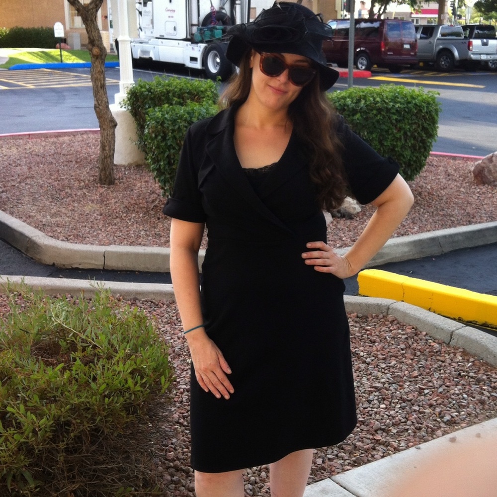 Spense Short Sleeve V-Neck Dress