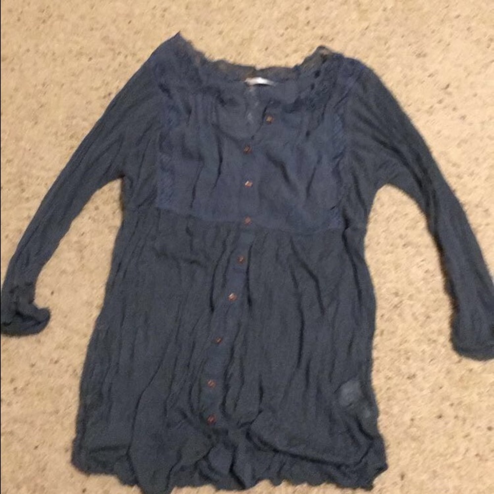 Gray sheer quarter sleeve top