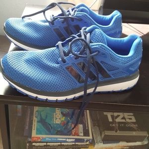 Men's running sneakers
