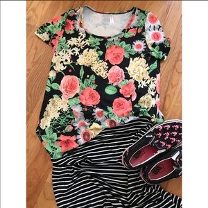 Stunning Lularoe classic