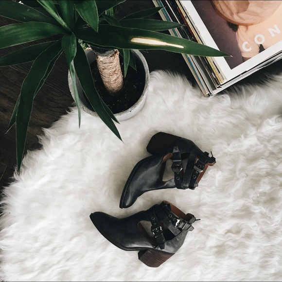 Jeffrey Campbell Shoes - Jeffrey Campbell everwell booties