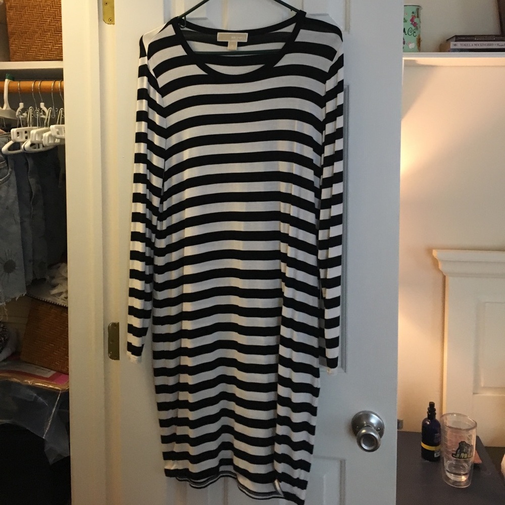 michael kors black and white stripped dress