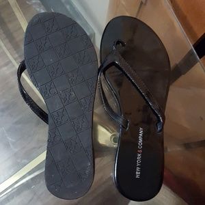 Ny&c company flip flops