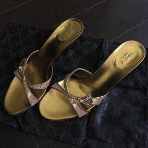 GUCCI pink & gold sandals with bee gem