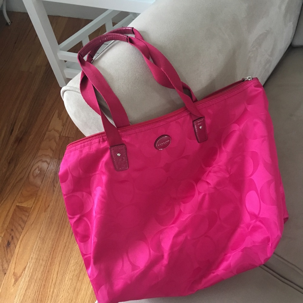 Pink coach bag, medium size purse